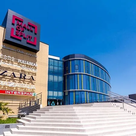 Close To Znjan Spacious With Balcony Appartement