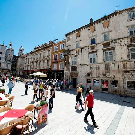 Close To Znjan Spacious With Balcony * Split