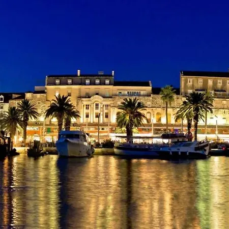 Close To Znjan Spacious With Balcony Appartement