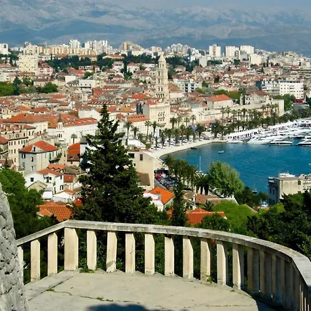Close To Znjan Spacious With Balcony Apartament