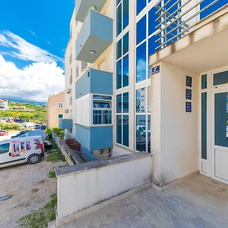 Close To Znjan Beach Spacious Studio With Balcony Apartmán *