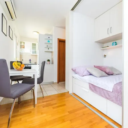 Apartment Close To Znjan Beach Spacious Studio With Balcony *