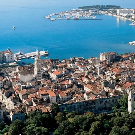 Διαμέρισμα Close To Znjan Spacious With Balcony Σπλιτ