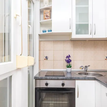 Close To Znjan Beach Spacious Studio With Balcony * スプリト