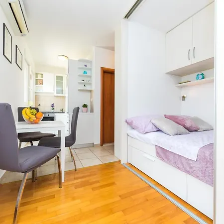 Close To Znjan Beach Spacious Studio With Balcony Apartament *